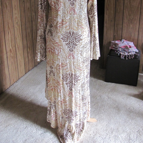 RODEO FOX HIGH LOW DRESS WITH BELL SLEEVES BRAND - Picture 5 of 6